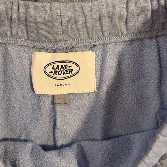 Matching Land Rover sweatsuit - Picture 4 of 6